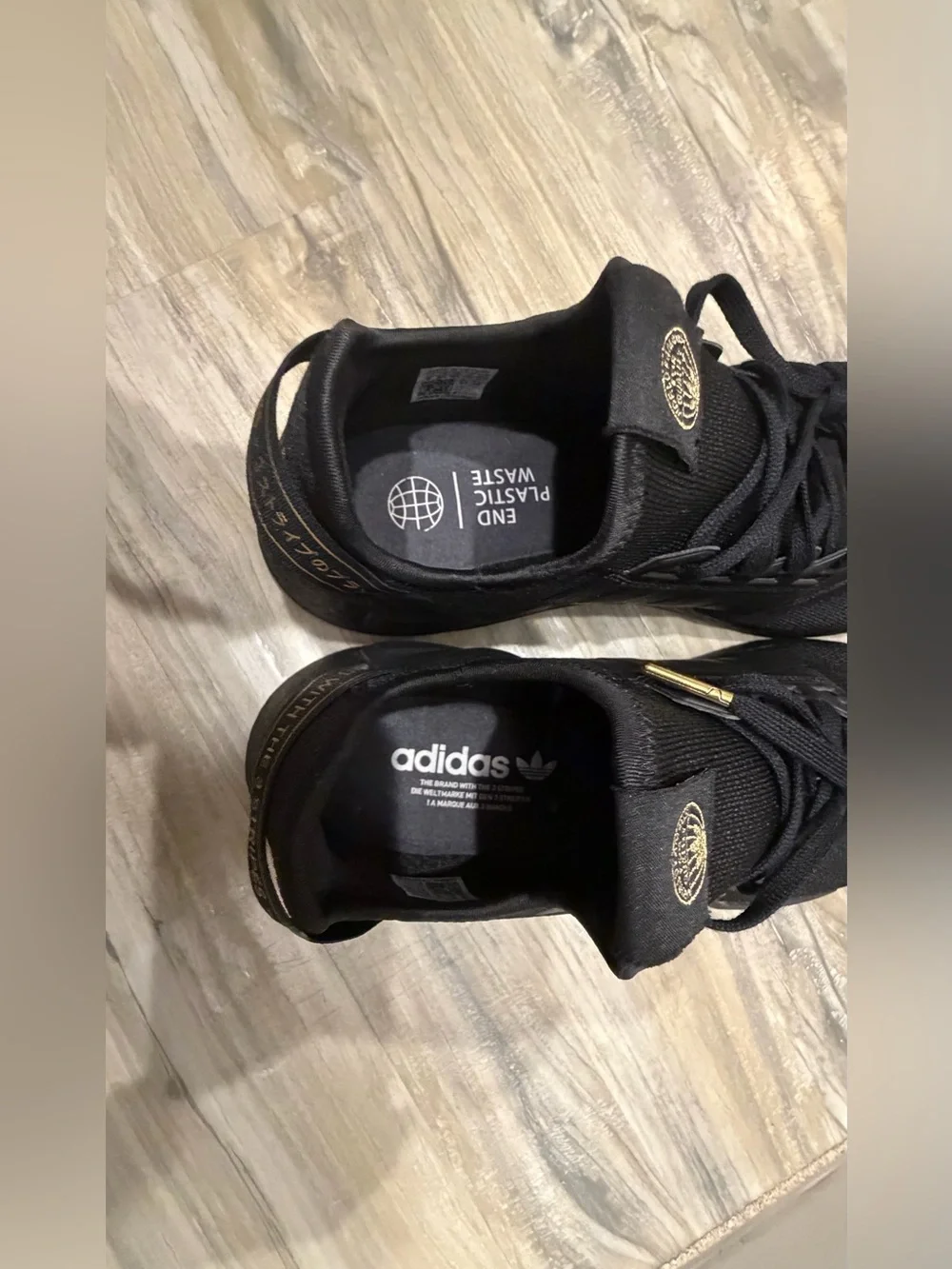 Adidas Originals NMD_R1 V2